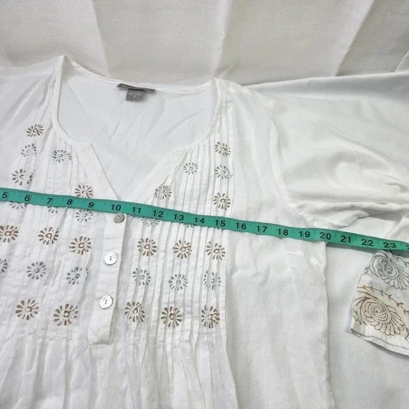 Peppermint Bay BOHO Medium White Flowy Cotton Top With Geometric Design - Picture 6 of 9